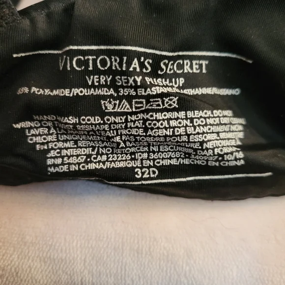 Victoria's Secret Very Sexy Push-Up 32D - Picture 4 of 4